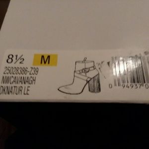 Women boots Nine West